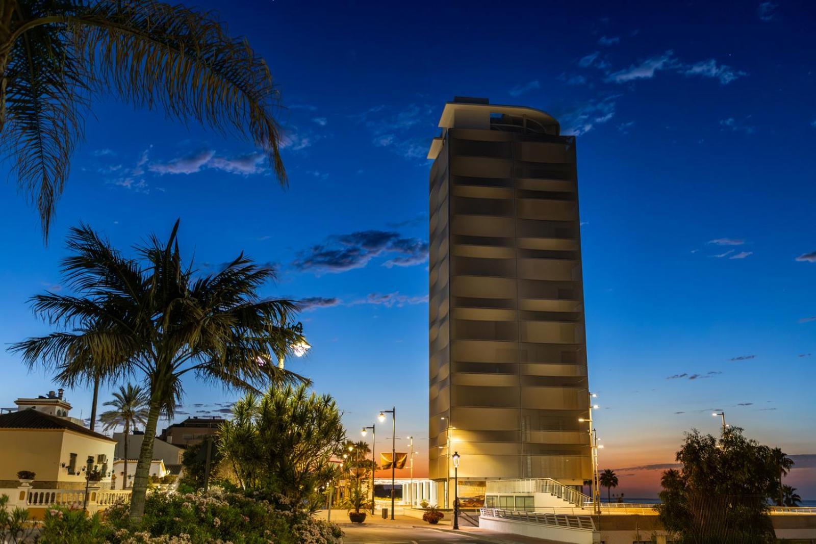 Moderno Piso Centrico 3 Habitaciones Junto Al Mar เอสเตโปนา ภายนอก รูปภาพ